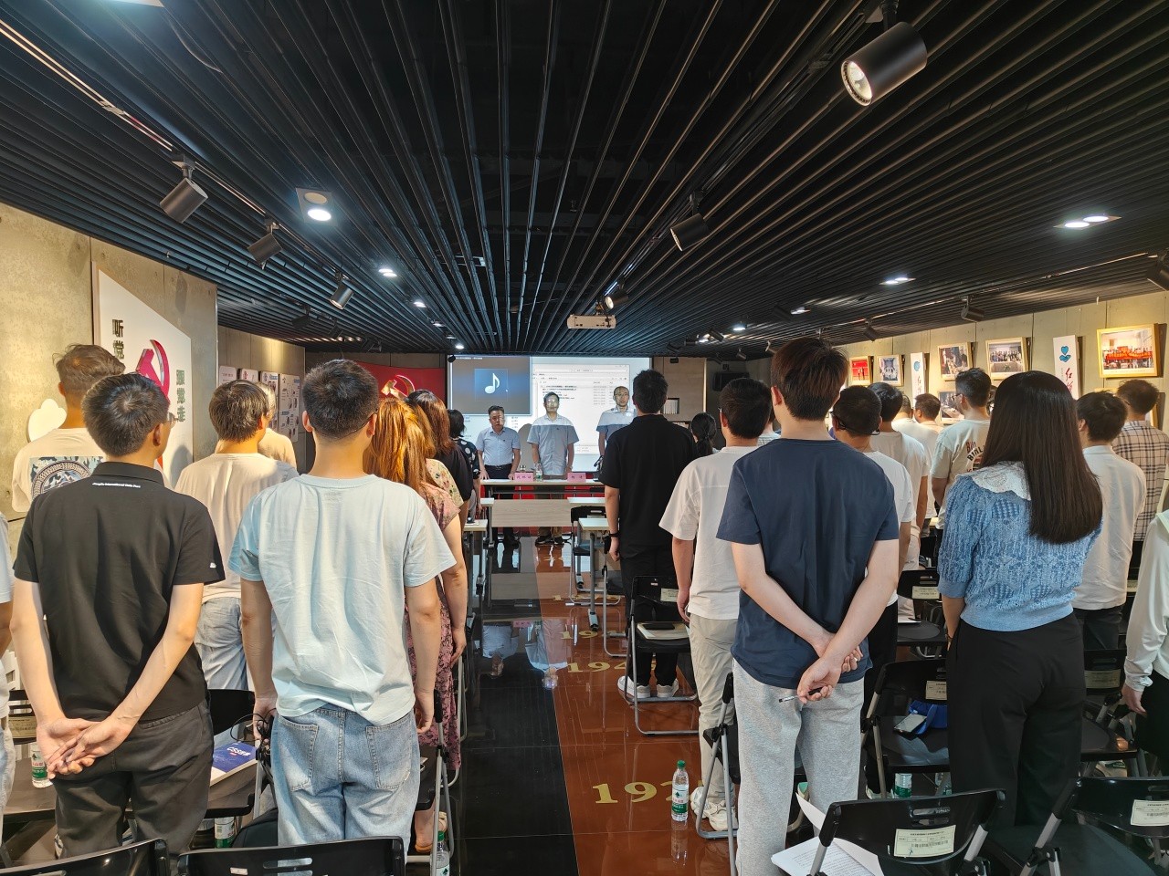 1722493944471284.jpg 1722493944471284.jpg